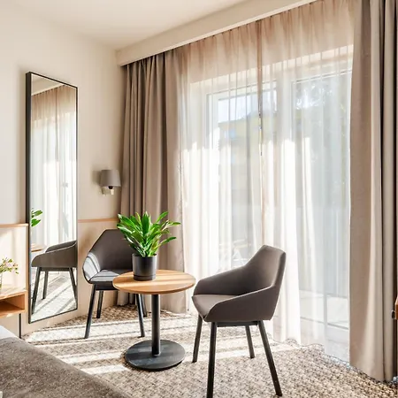 Akces Medical Fit & 3* 드지비르지노