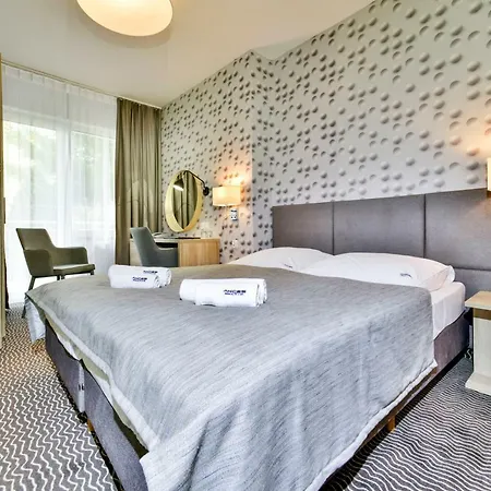 Akces Medical Fit&spa Basen, Sauna, Jacuzzi I Siłownia W Cenie